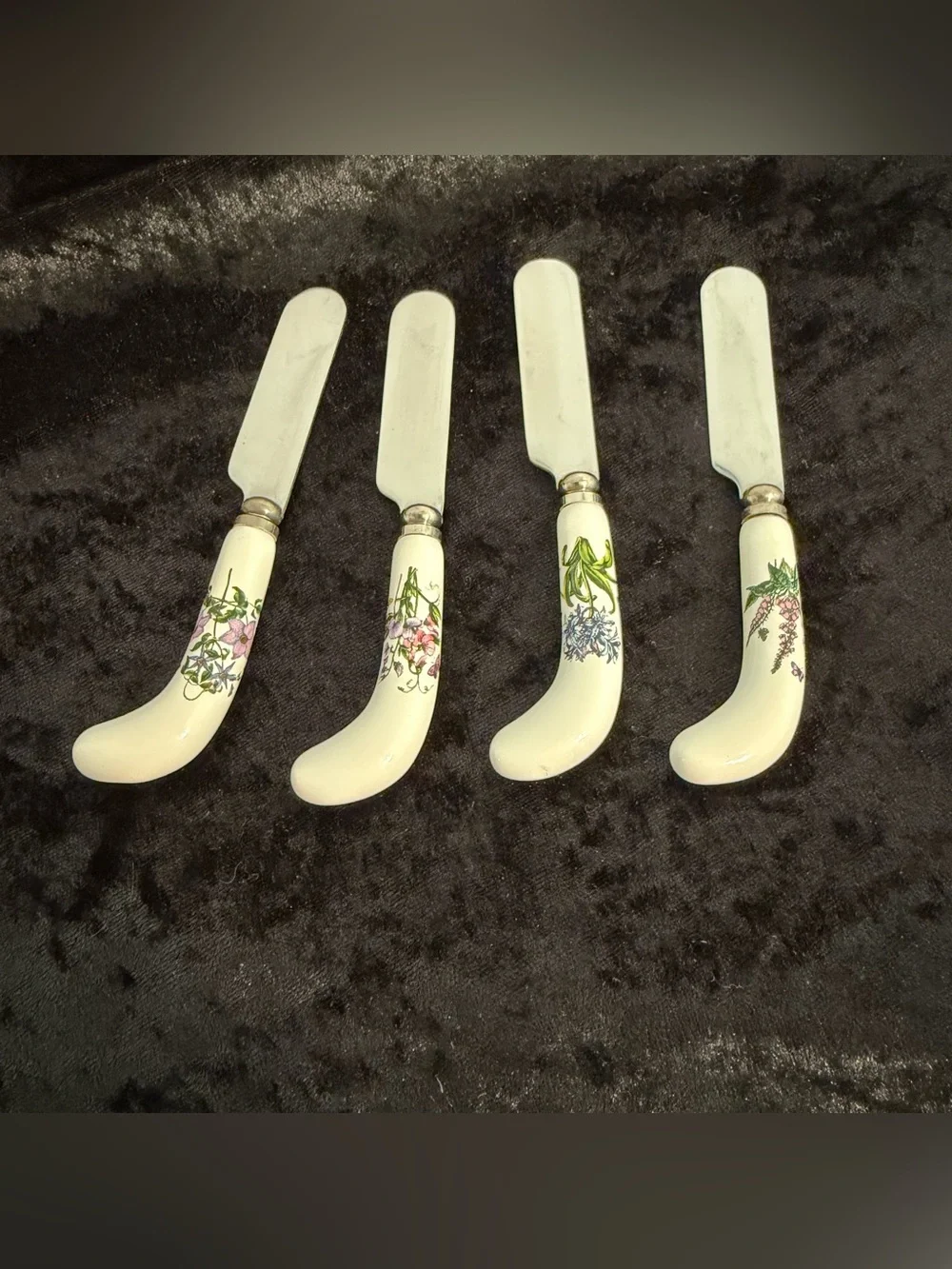 Portmeirion Floral Ceramic Handle Spreaders in white  and Multicolor